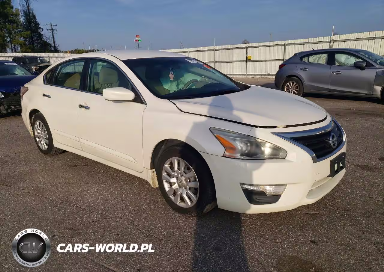 2015 Nissan Altima 2.5 S VIN:1N4AL3AP0FC286843 - 4