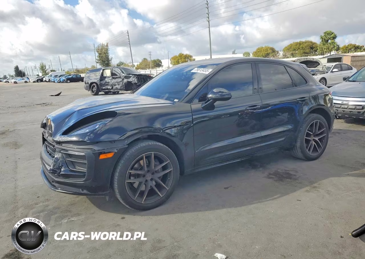 2023 Porsche Macan Base