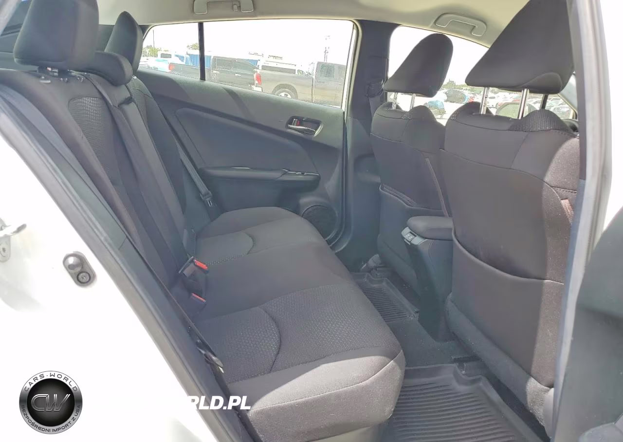 2021 Toyota Prius Le VIN:JTDKAMFU9M3134162 - 10