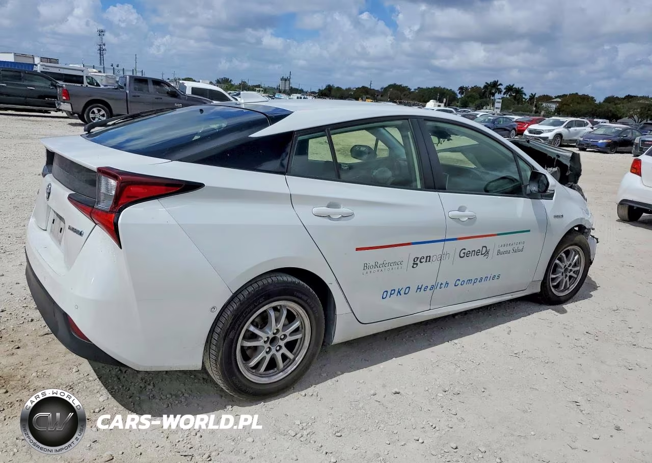 2021 Toyota Prius Le VIN:JTDKAMFU9M3134162 - 3