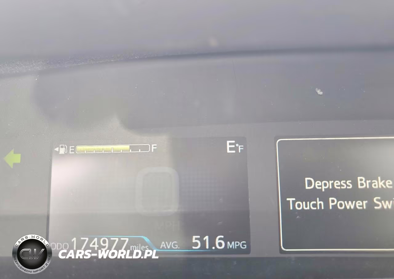 2021 Toyota Prius Le VIN:JTDKAMFU9M3134162 - 9