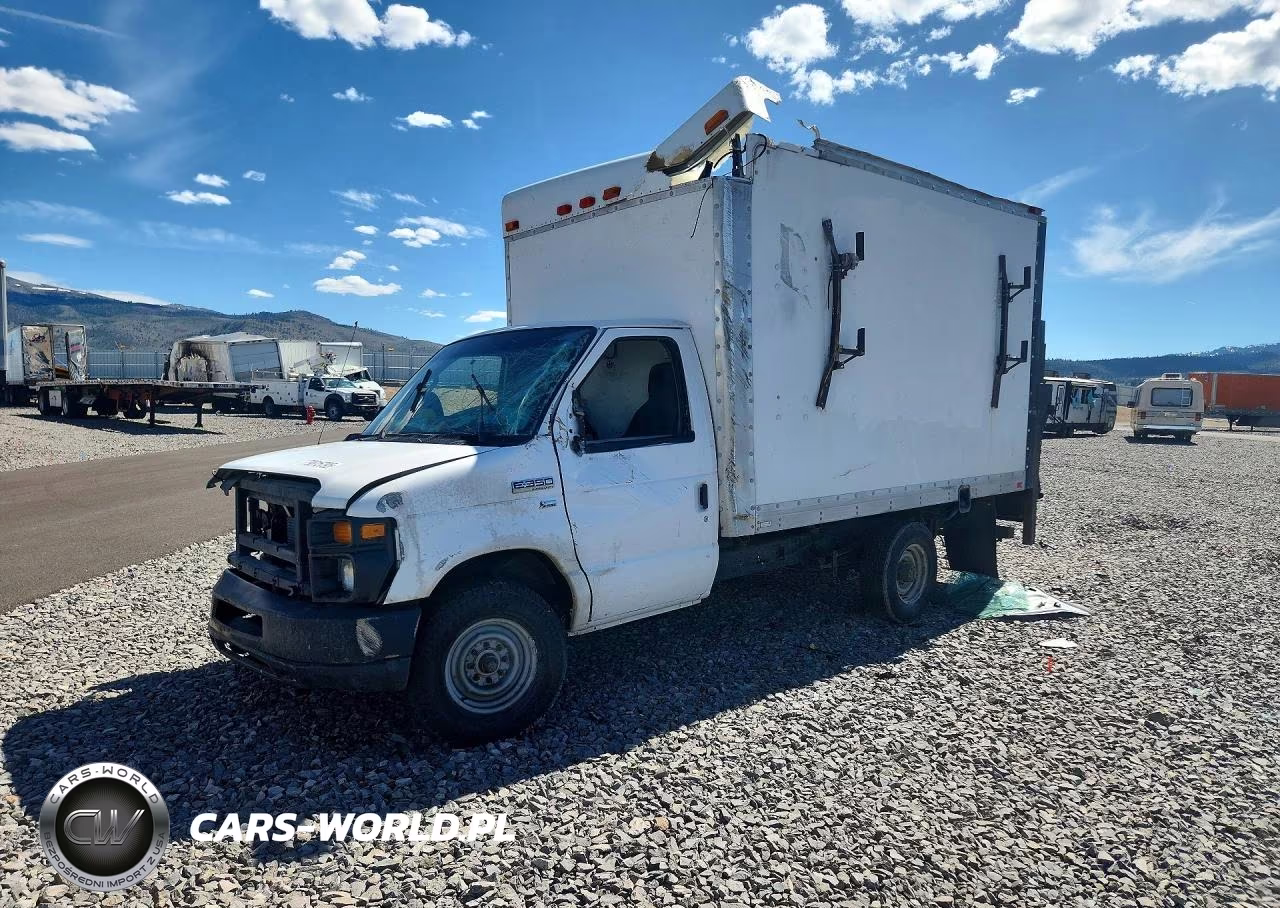 2012 Ford Econoline E350 Super Duty Cutaway Van – zdjęcie 1 z 13
