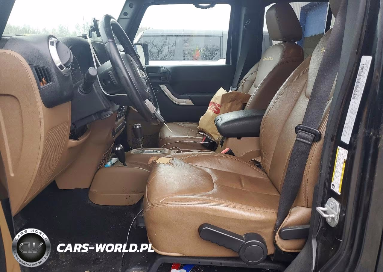 2015 Jeep Wrangler Unlimited Sahara VIN:1C4HJWEG3FL756552 - 7