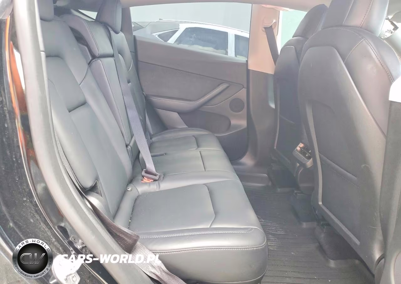 2022 Tesla Model Y VIN:7SAYGDEF9NF463754 - 11