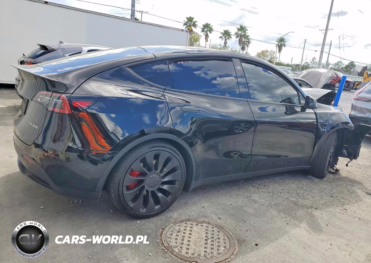 2022 Tesla Model Y VIN:7SAYGDEF9NF463754 - 3