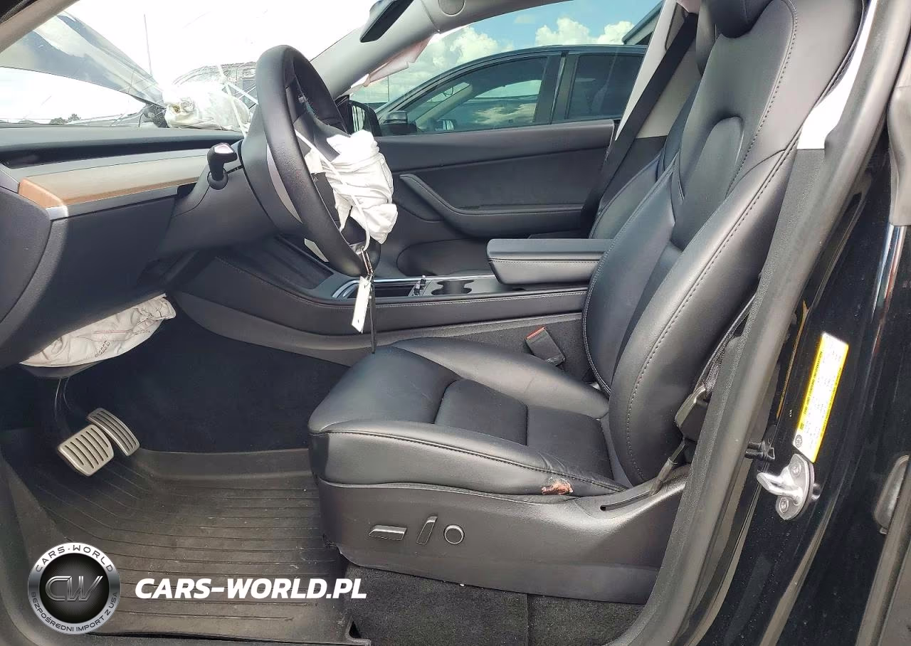 2022 Tesla Model Y VIN:7SAYGDEF9NF463754 - 7