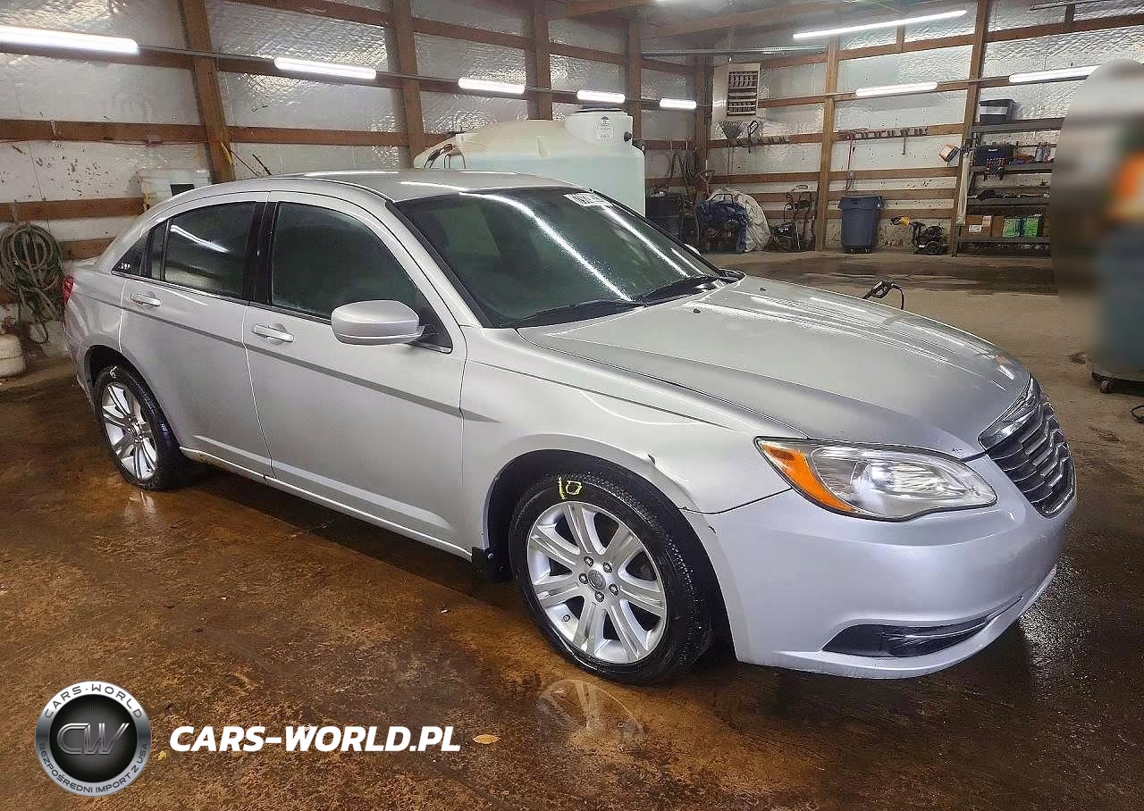 2011 Chrysler 200 Touring VIN:1C3BC1FB6BN562364 - 4
