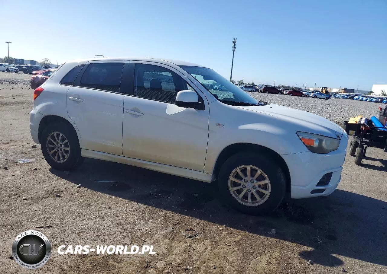 2011 Mitsubishi Outlander Sport Es VIN:JA4AP3AU6BZ001357 - 4