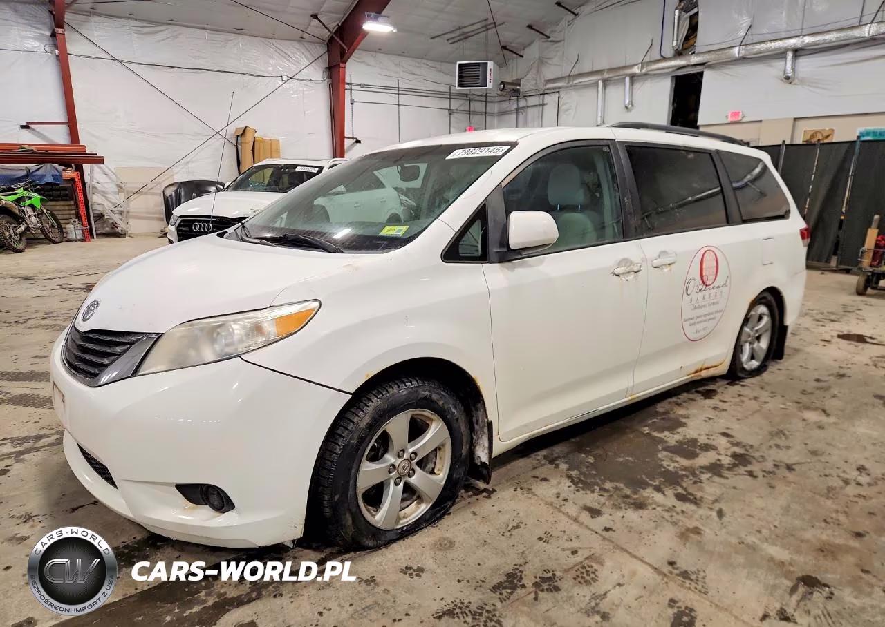 2011 Toyota Sienna Le