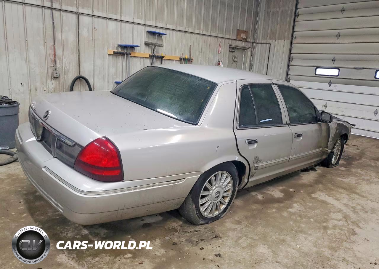 2011 Mercury Grand Marquis Ls VIN:2MEBM7FVXBX610886 - 3