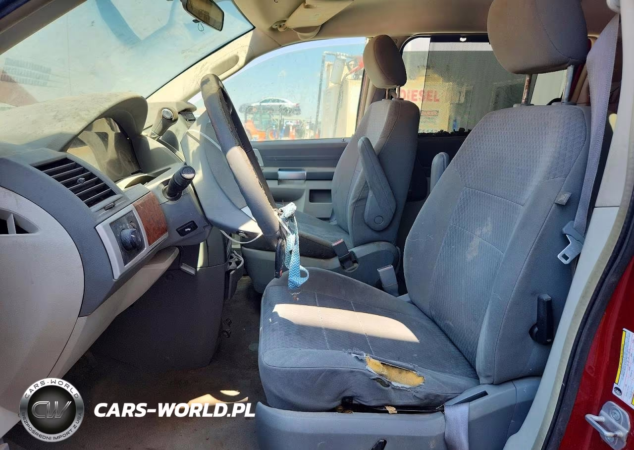 2008 Chrysler Town & Country Touring VIN:2A8HR54P68R658770 - 7