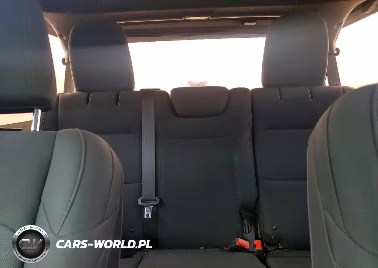 2018 Jeep Wrangler Unlimited S VIN:1C4HJXDN4JW295942 - 10