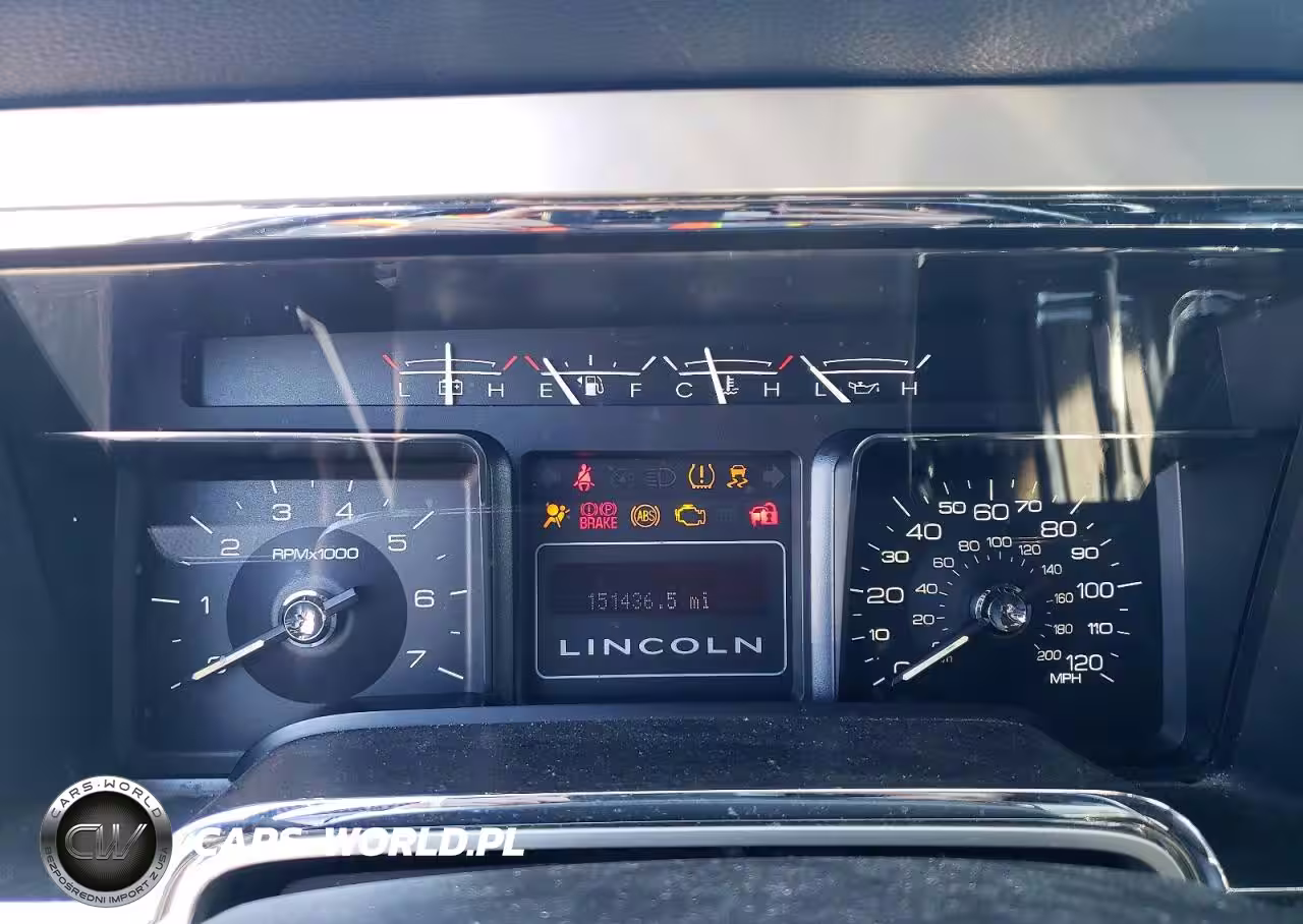 2010 Lincoln Navigator VIN:5LMJJ2J50AEJ04735 - 9