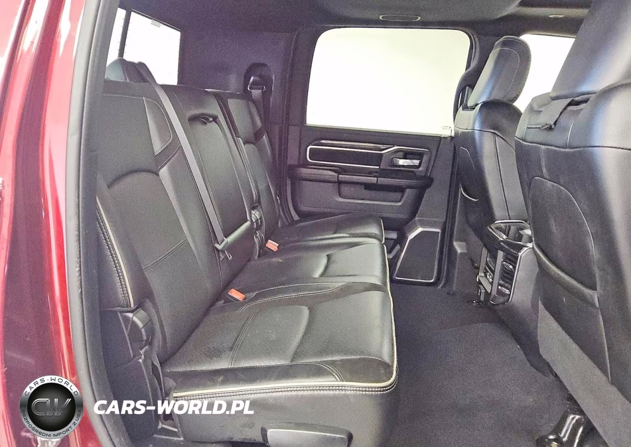 2022 Ram 3500 Laramie VIN:3C63RRML6NG339674 - 10