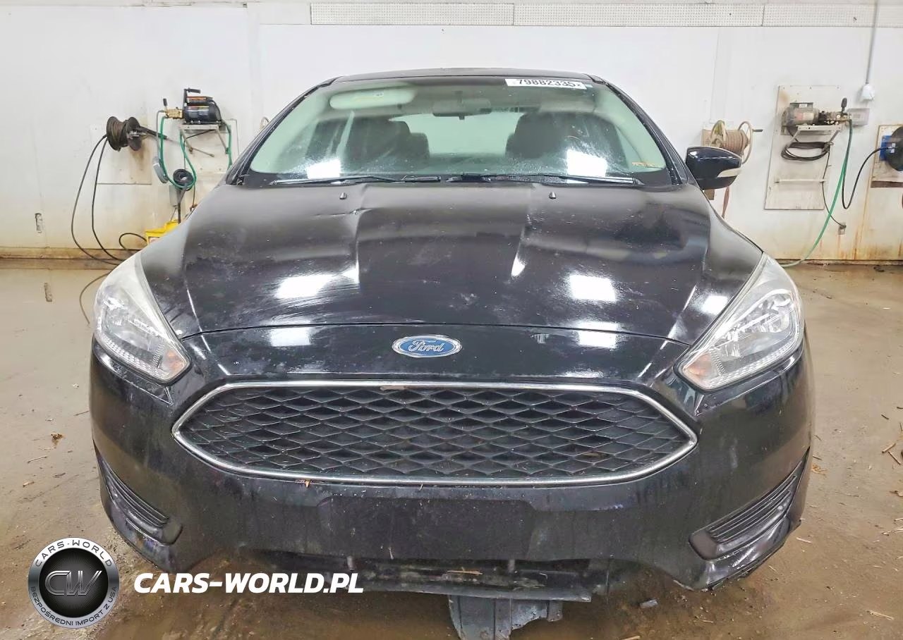 2017 Ford Focus Se VIN:1FADP3F22HL295206 - 5