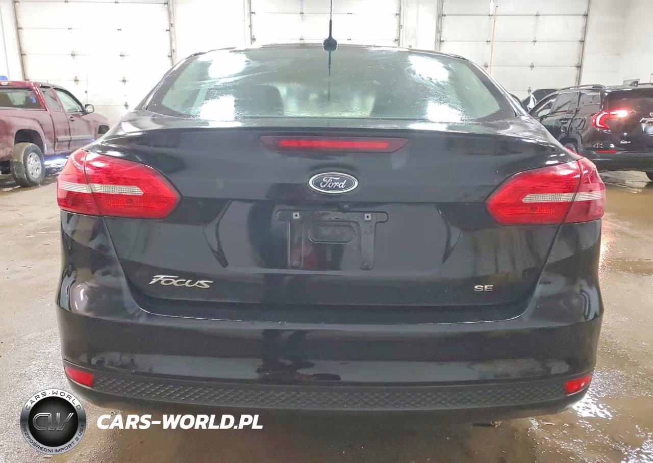 2017 Ford Focus Se VIN:1FADP3F22HL295206 - 6