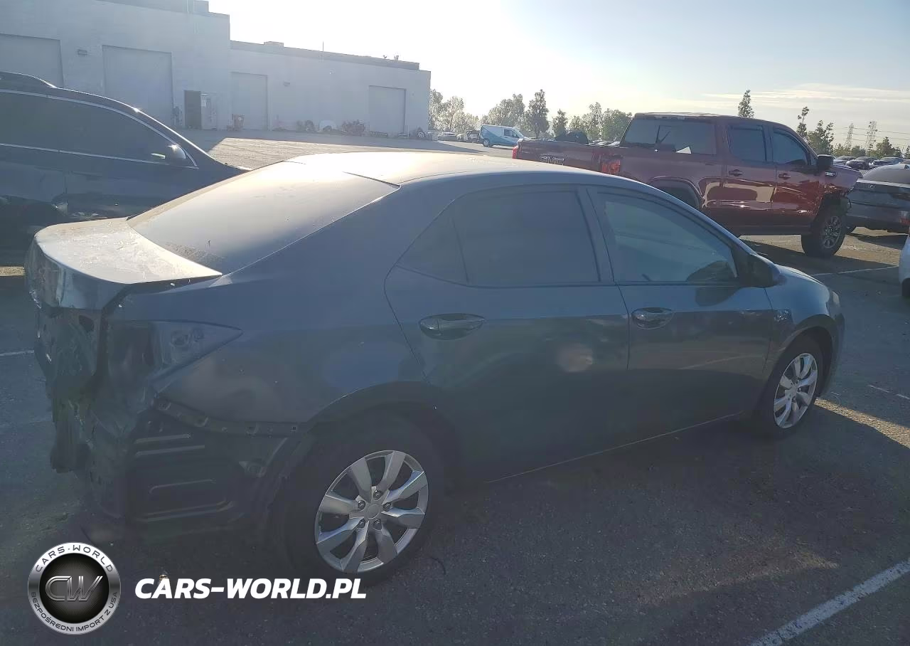 2015 Toyota Corolla Le VIN:5YFBURHE4FP352739 - 3