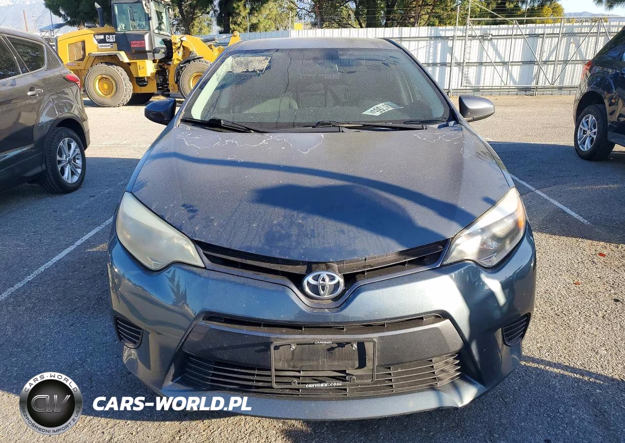 2015 Toyota Corolla Le VIN:5YFBURHE4FP352739 - 5