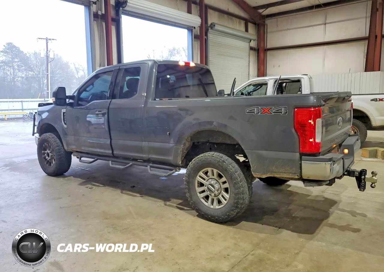 2018 Ford F250 Super Duty VIN:1FT7X2B6XJEB12624 - 2