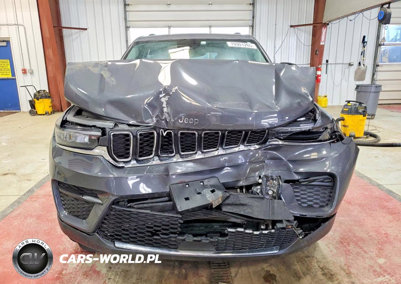 2024 Jeep Grand Cherokee Laredo VIN:1C4RJHAG0R8943664 - 5