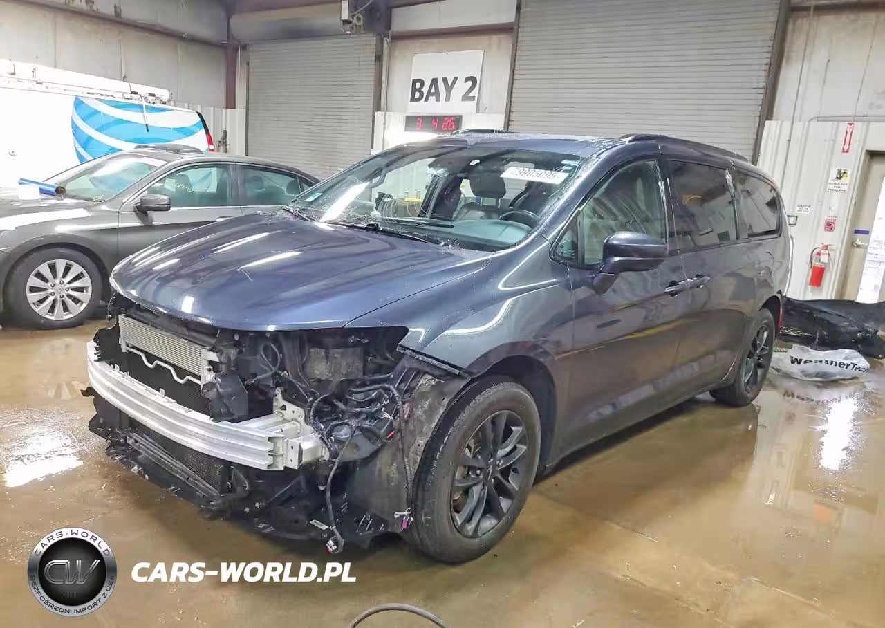 2020 Chrysler Pacifica Touring L