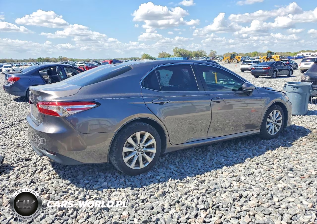 2020 Toyota Camry Le VIN:4T1L11AK4LU913207 - 3