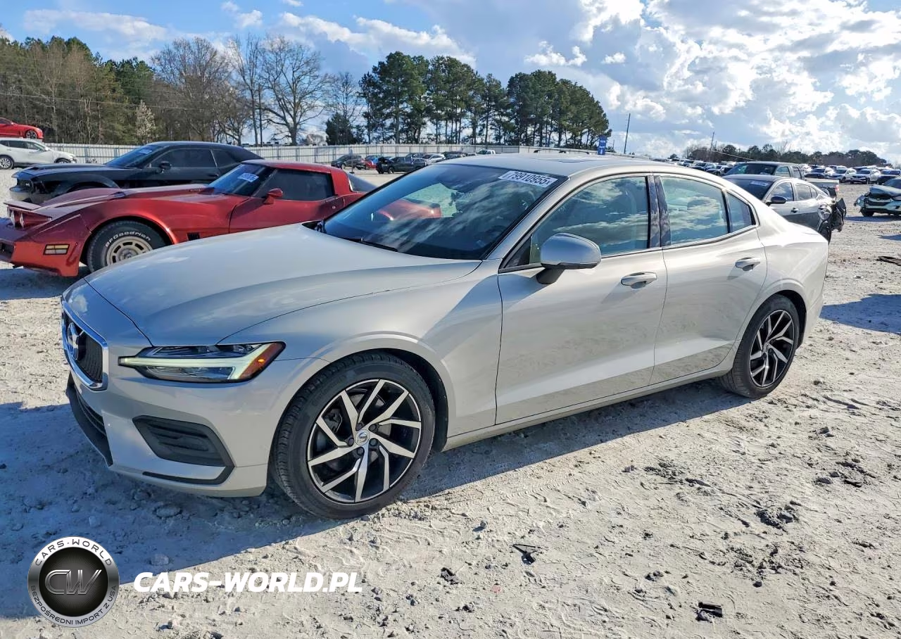 2020 Volvo S60 T5 Momentum