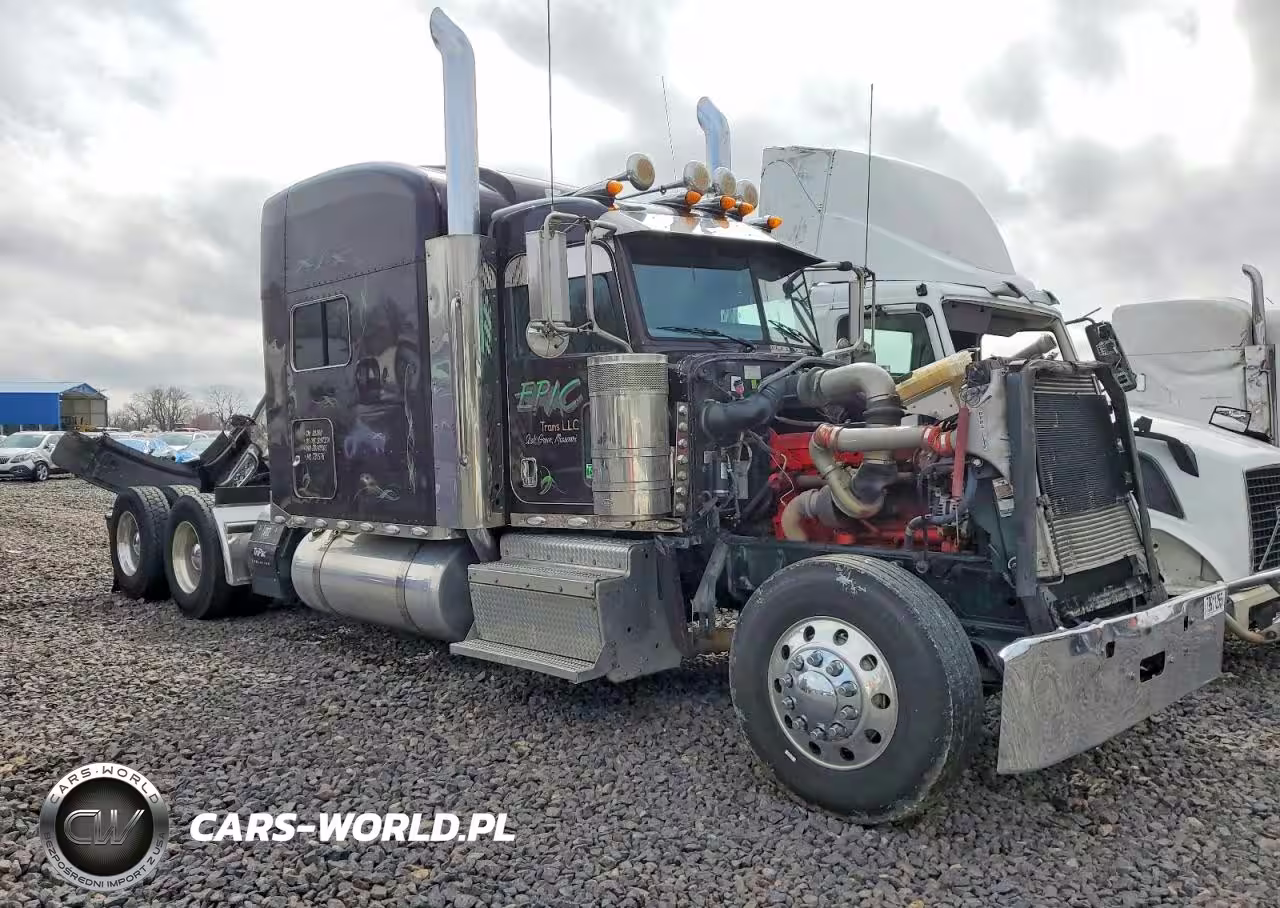 2014 Peterbilt 389 Semi Truck
