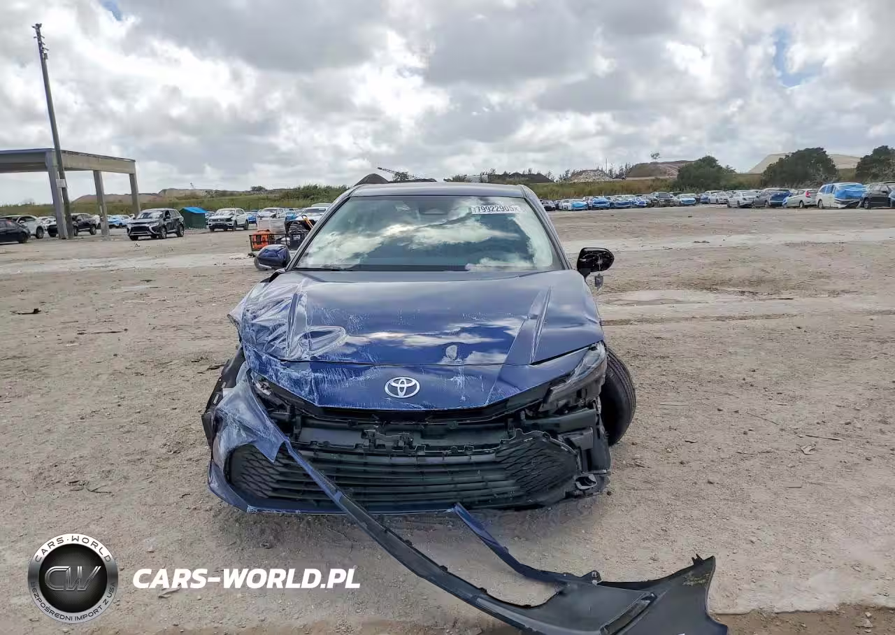 2026 Toyota Camry Le VIN:4T1DAACK8TU214129 - 5