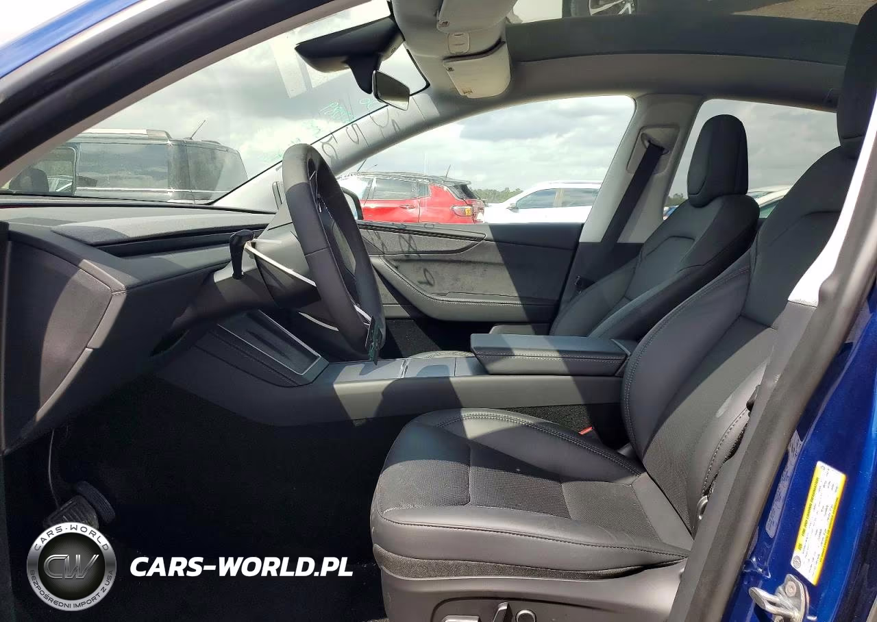 2026 Tesla Model Y VIN:7SAYGDEE9TA457289 - 7