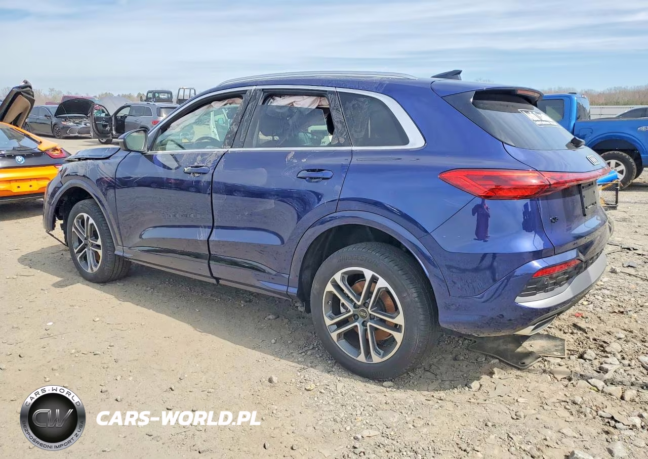 2025 Audi Q5 Premium VIN:WA11AAGU9S2072137 - 2