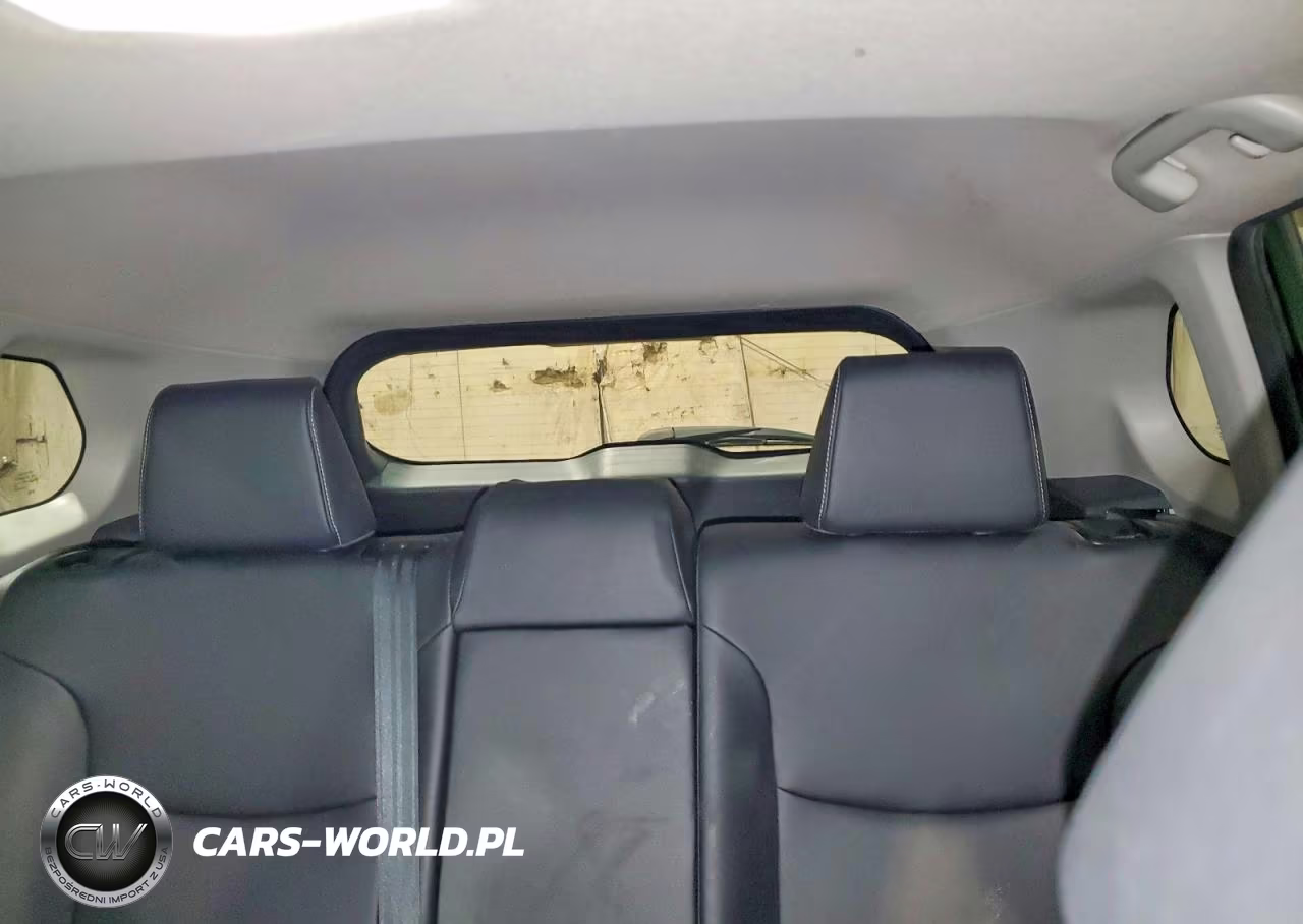 2022 Toyota Corolla Cross Xle VIN:7MUDAABG1NV005832 - 10
