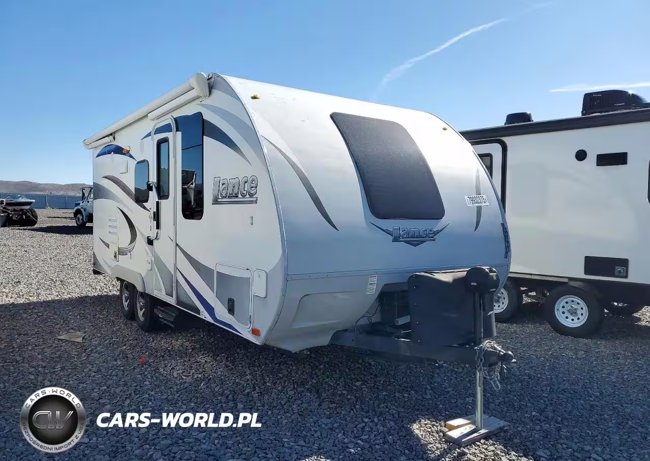 2016 Lance Camper