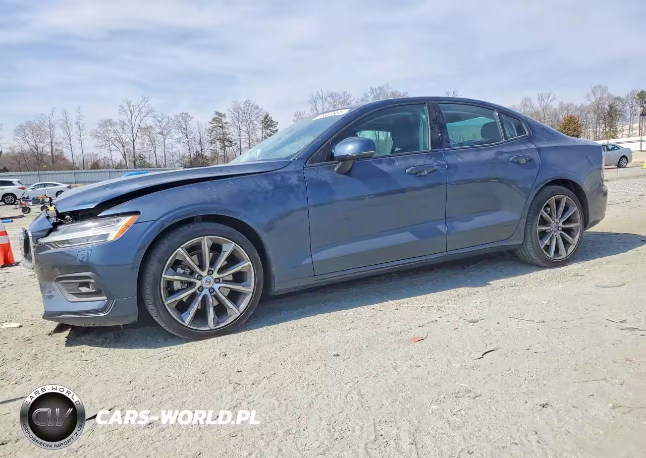 2020 Volvo S60 T5 Momentum