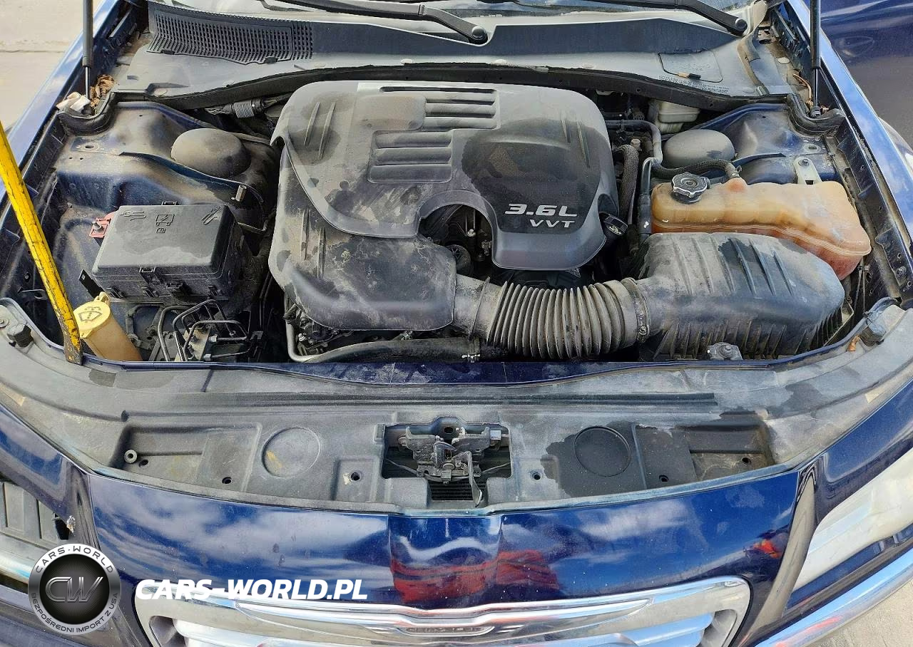 2014 Chrysler 300 VIN:2C3CCAAG0EH249198 - 11