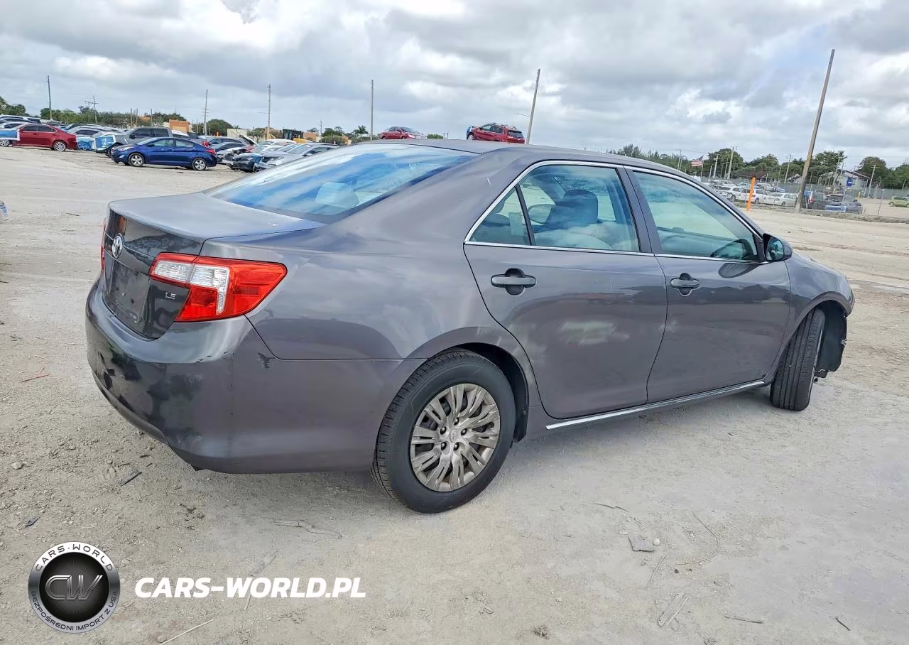 2014 Toyota Camry Le VIN:4T4BF1FK6ER405920 - 3