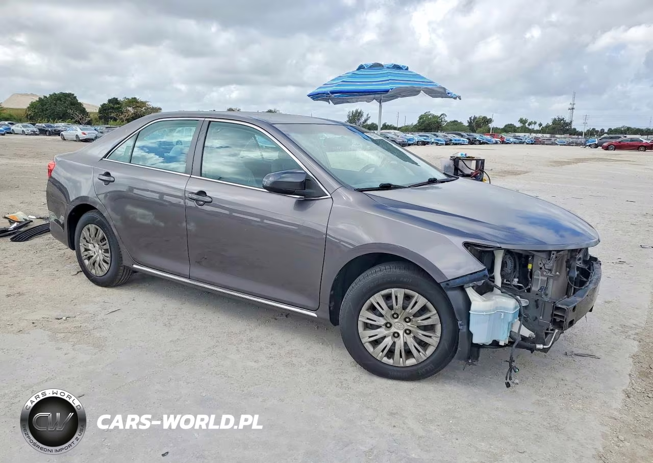 2014 Toyota Camry Le VIN:4T4BF1FK6ER405920 - 4