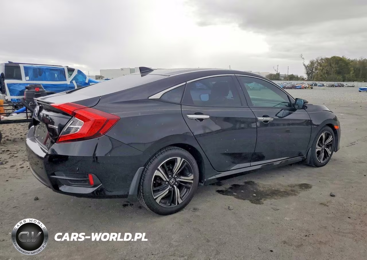2018 Honda Civic Touring VIN:JHMFC1F90JX005896 - 3