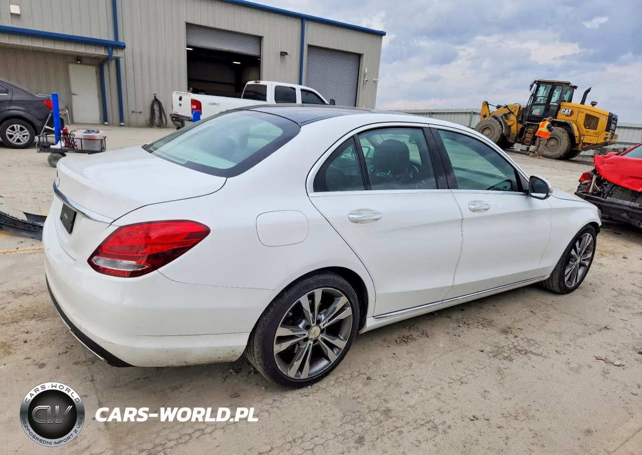 2016 Mercedes-Benz C 300 VIN:55SWF4JB5GU166637 - 3