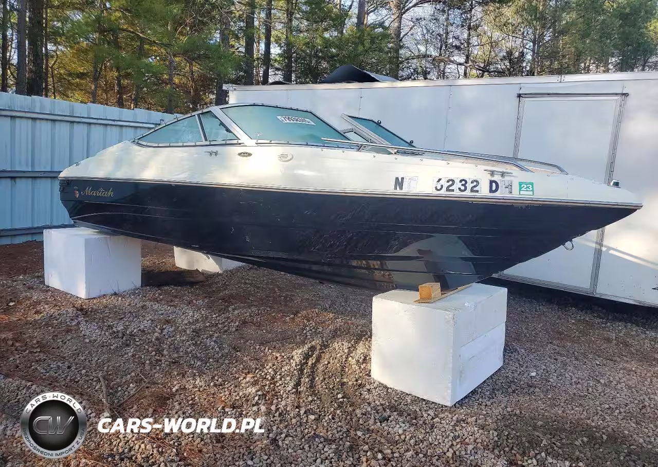 2000 Mariah Boat