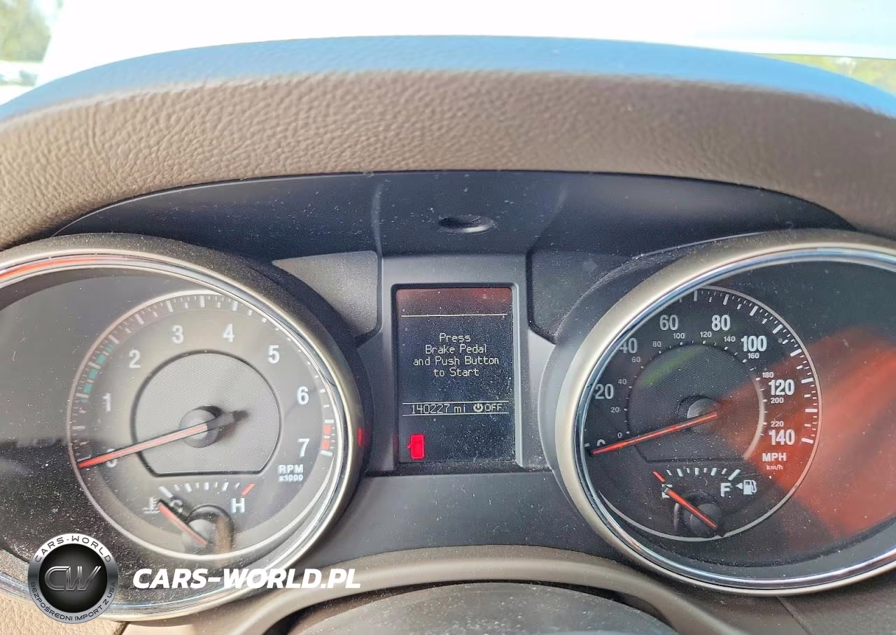 2012 Jeep Grand Cherokee Laredo VIN:1C4RJEAG1CC223065 - 9