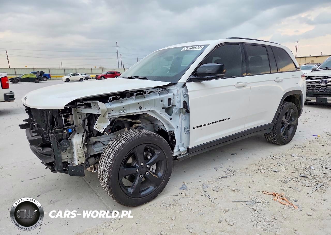 2025 Jeep Grand Cherokee Laredo
