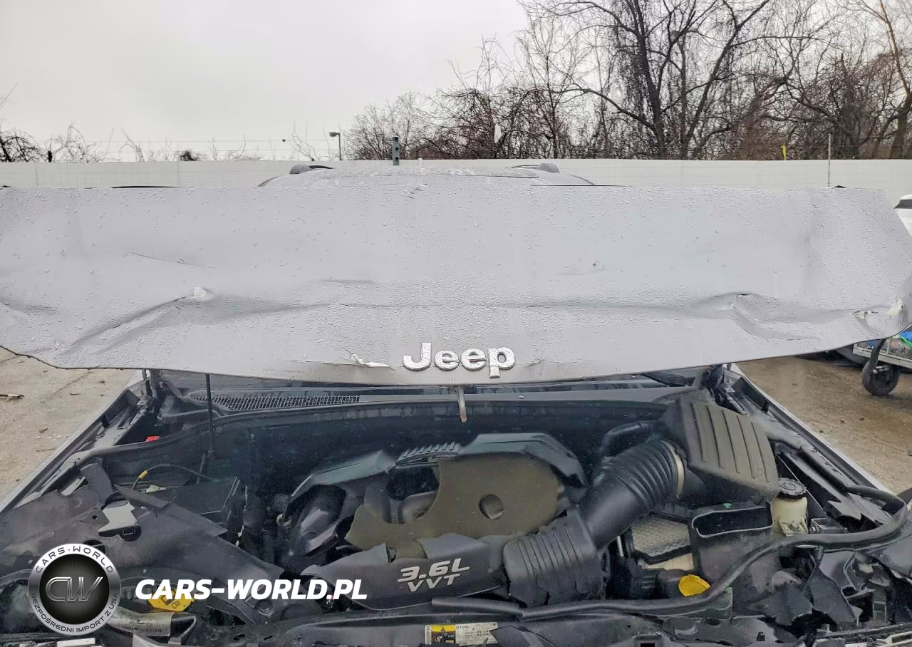 2014 Jeep Grand Cherokee Overland VIN:1C4RJFCGXEC210725 - 12