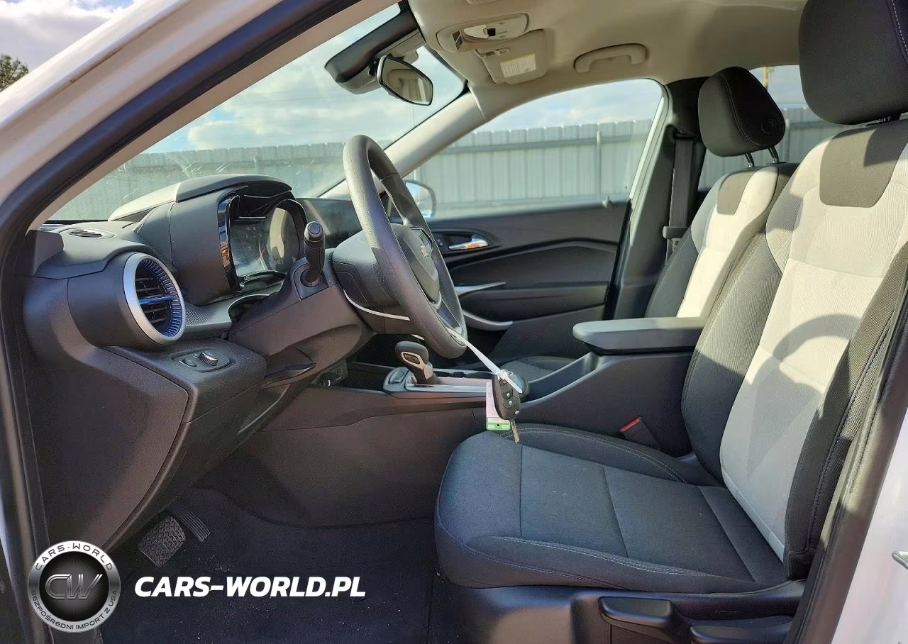 2025 Chevrolet Trax Ls VIN:KL77LFEP2SC242186 - 7