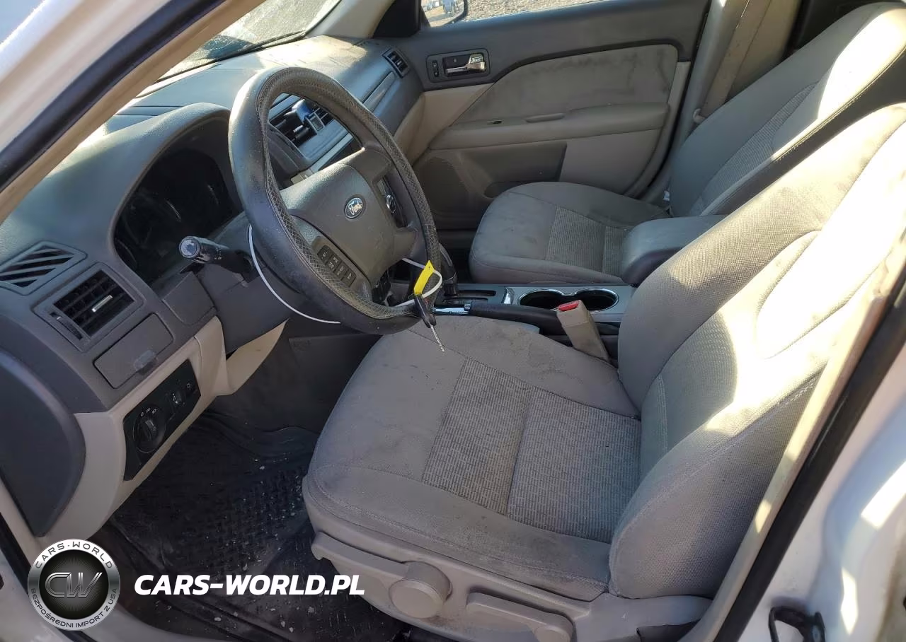 2011 Ford Fusion S VIN:3FAHP0GA9BR239925 - 7