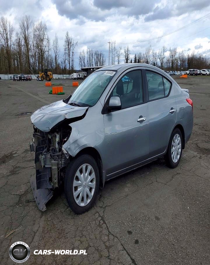 2013 Nissan Versa 1.6 S