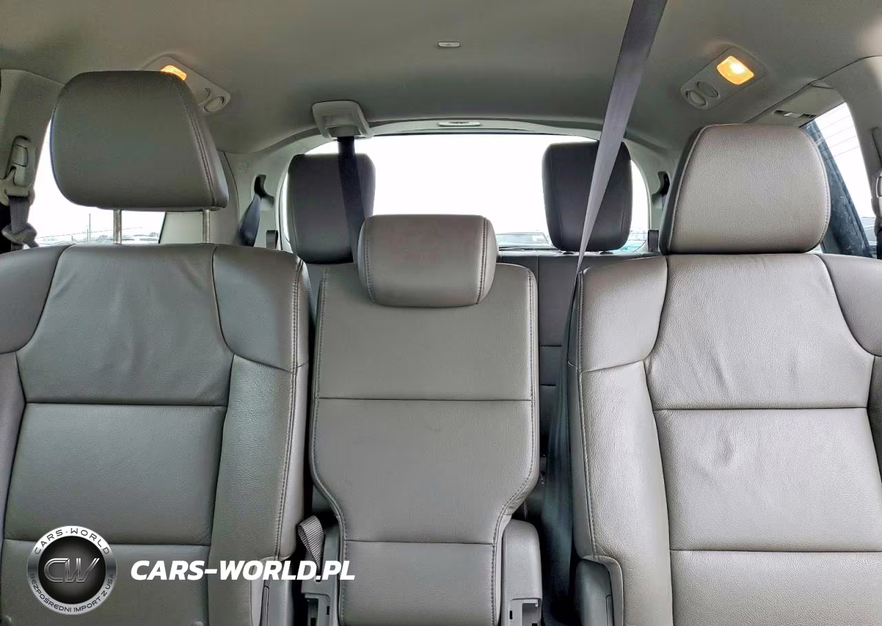 2016 Honda Odyssey Touring VIN:5FNRL5H90GB050388 - 10