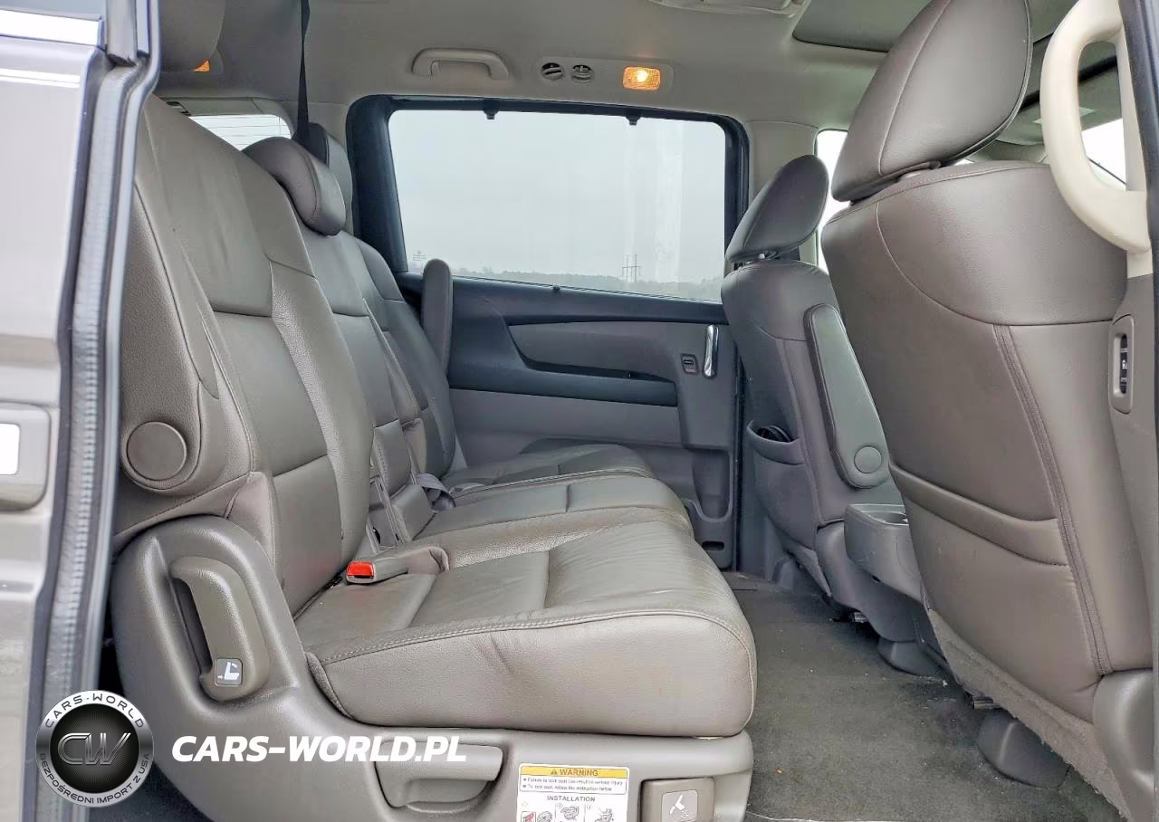 2016 Honda Odyssey Touring VIN:5FNRL5H90GB050388 - 11