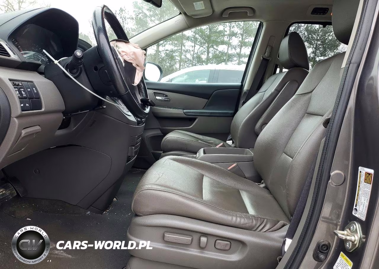 2016 Honda Odyssey Touring VIN:5FNRL5H90GB050388 - 7