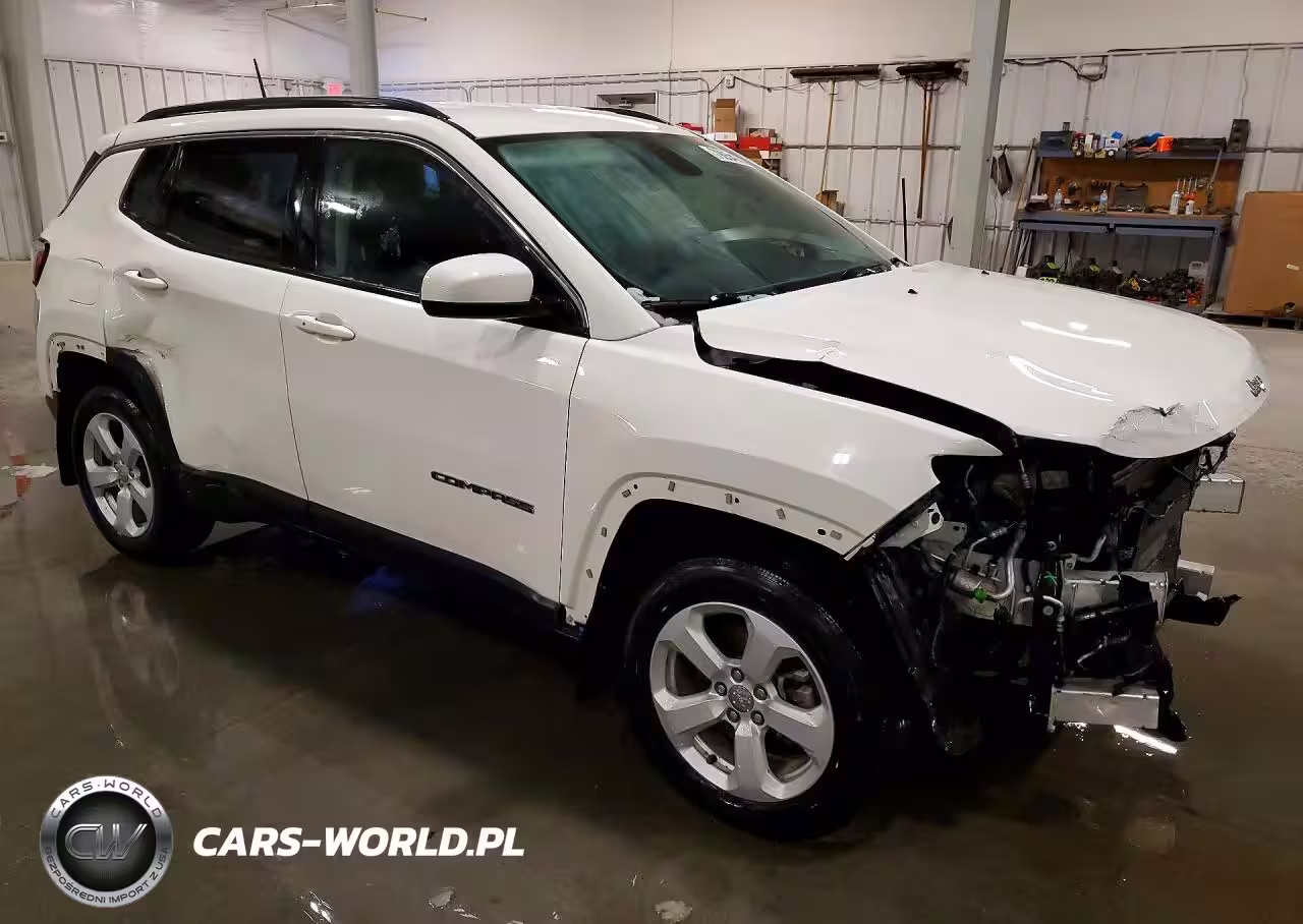 2018 Jeep Compass Latitude VIN:3C4NJDBB5JT150134 - 4